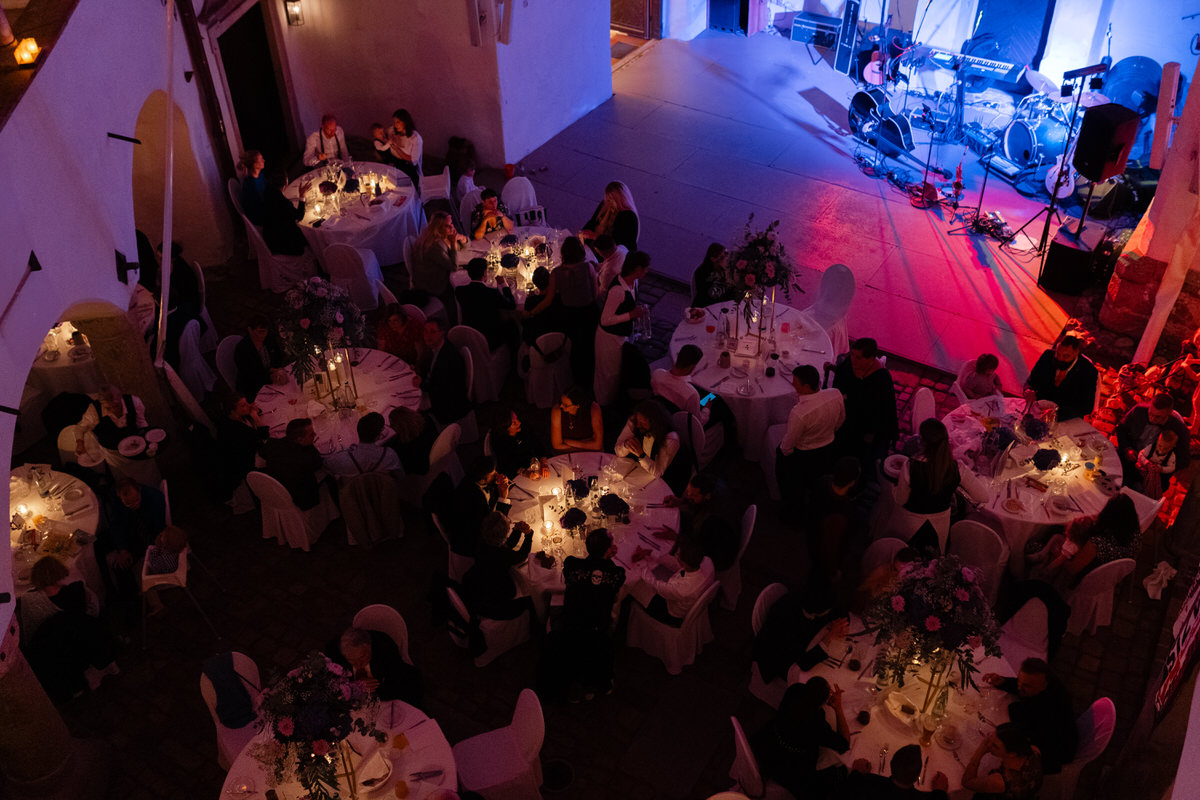 Dinner mit Livemusik bei Schlosshochzeit in der Nähe von München
