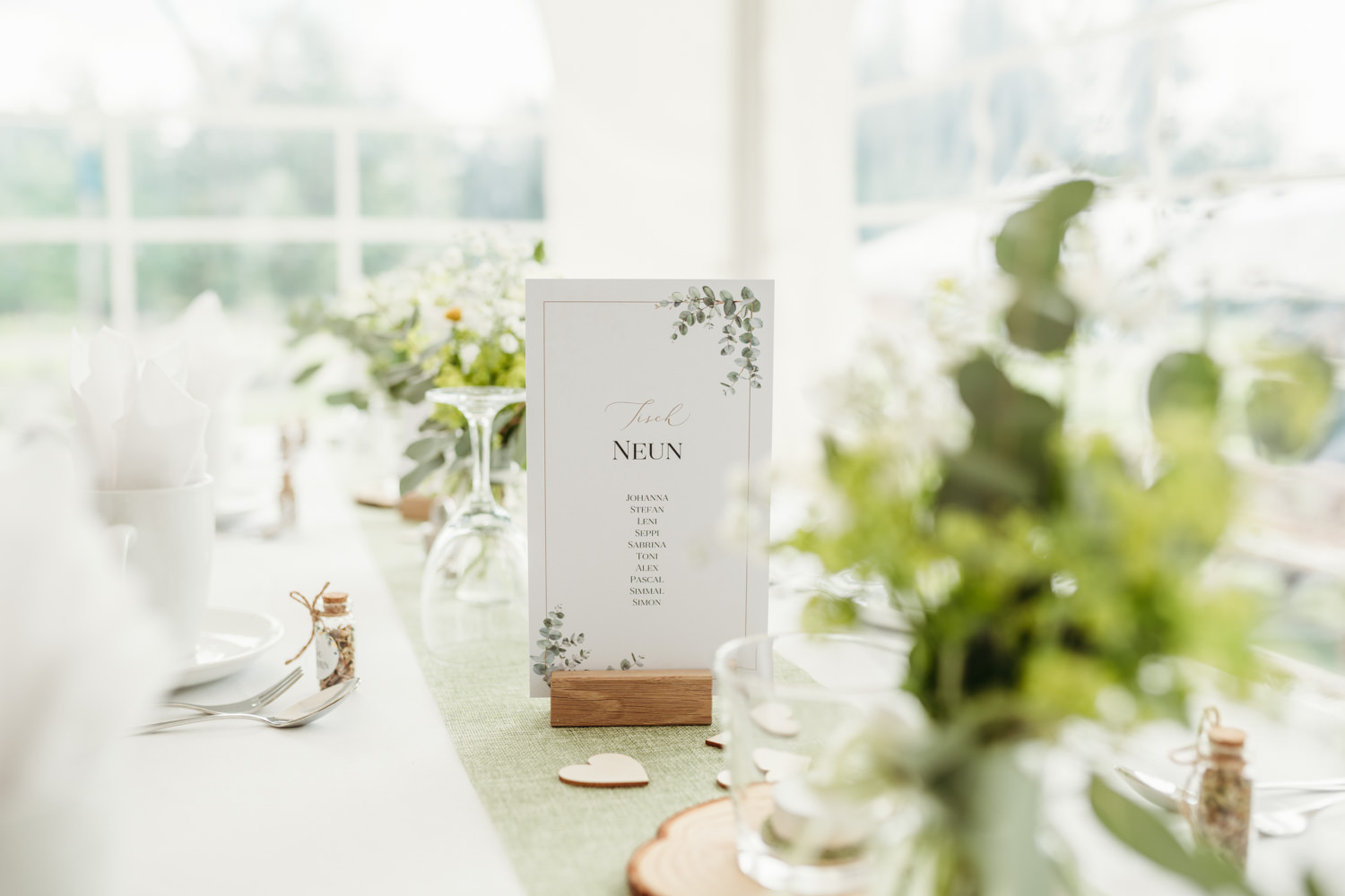 Nahaufnahme von einer Menükart bei einer Hochzeit in Tuntenhausen in der Nähe von Rosenheim